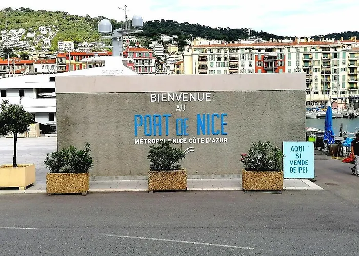 公寓 Atypique Studio Port De 尼斯
